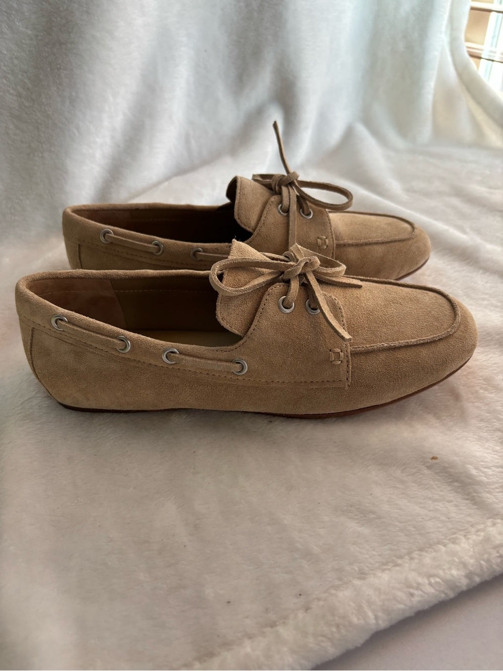 Vince Marin Boat Shoes Womens Suede Leather Lace Up Loafers Size 6M Beige